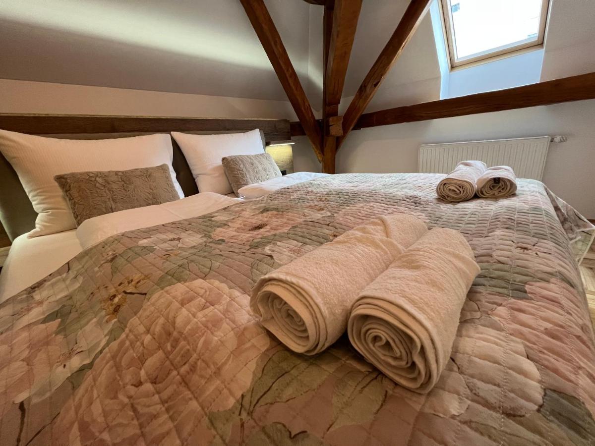 La Luna Rustic Deluxe Apartment With Free Jacuzzi, Bikes & Covered Parking Nasice Zewnętrze zdjęcie